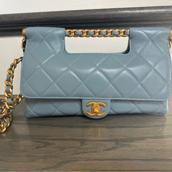CHANEL Quilted Light Blue Leather Shoulder Bag with Gold Hardware - Picture 2 of 8